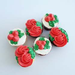 Cake: Christmas Classic Cupcakes