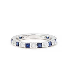 Jewellery: 18ct White Gold Sapphire & Diamond Ring