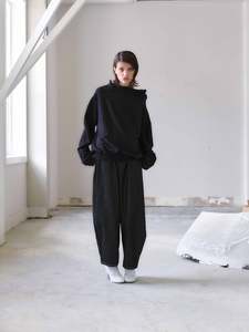 Otsu - Kaguya Cropped J.Black