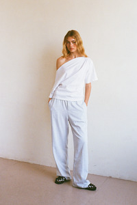 Commonplace Essentials - Asymmetrical Top White