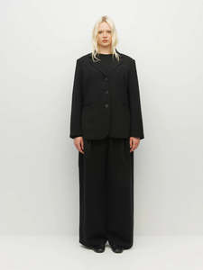 Juliette Hogan - Harry Blazer Black