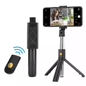 Sport Outdoors: Selfie Stick with remote & stand