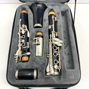 Used Clarinet: Used Buffet Bb Clarinet