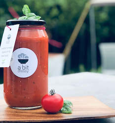 Soups: ROASTED TOMATO, CAPSICUM & BASIL SOUP -700ml - vegan