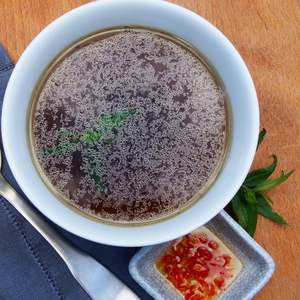 LARA'S PHO BEEF BONE BROTH- 700ml