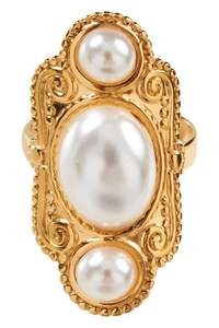 Accessories: HERITAGE RING - PEARL CLUSTER