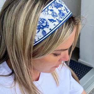 DH X LOU HELLER CARRIE