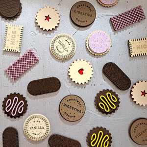 Biscuit magnet Abstract Design