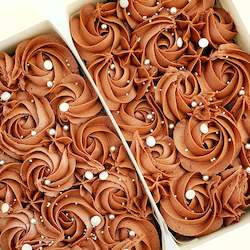 Holy Grail Box Of Cake Offcuts: Holy Grail - Box of Cake Offcuts Small