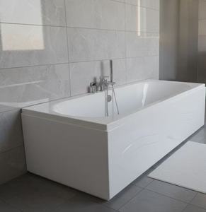 Freestanding Bath Tub: Acrylic Soaking Alcove Bathtub in Glossy White with Right-Hand Drain 1660mm