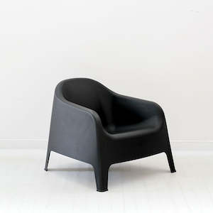 Outdoor Living: Hug Lounger - Black