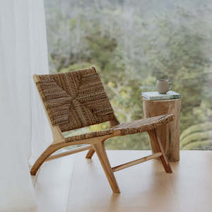 Natural Lounging: Leonardo Woven Chair
