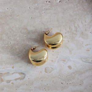 Wardrobe: Curve Earrings - Gold