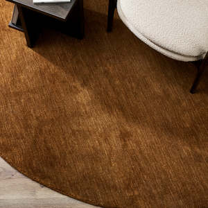 Home: Sandringham Round Floor Rug - Pecan