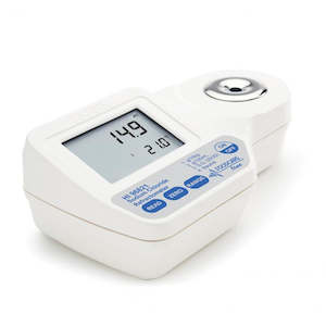 Hanna Clearance: HANNA HI96821 Sodium Chloride - Digital Refractometer Portable