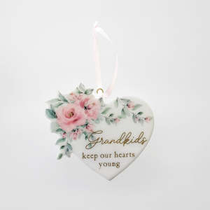 Grandparents: Flower Heart Plaque - 'Grandkids'