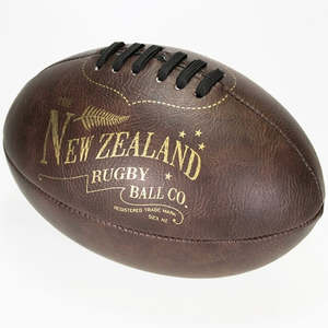 Moana Road: Moana RD - Vintage-look Rugby Ball