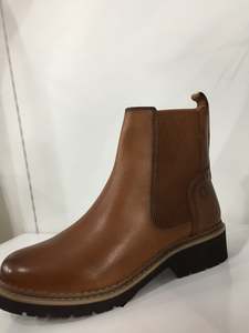 Shoes: CARMELLA CAMEL