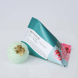 Bathbombs Salts: Mint + Manuka & Camomile Bath Bomb