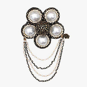 Brooches: Pearl Flower Brooch
