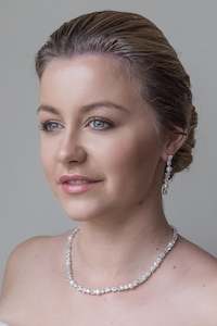 PEARLS: Emily Earrings