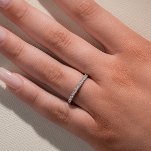 Womens Wedding Bands: 2.20MM Cut Claw Diamond Ring