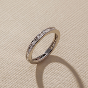 Round & Princess Diamond Ring