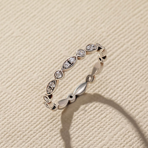 Bezel Swing Ring