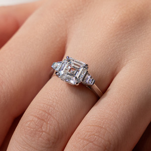Asscher and Trapezoide Diamond Trilogy Engagement Ring