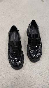 Shoes 1: moochi Loafer 39