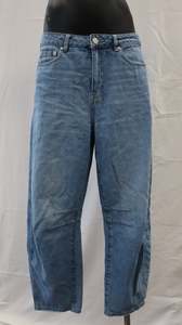 Bottoms: DECJUBA Jeans 12