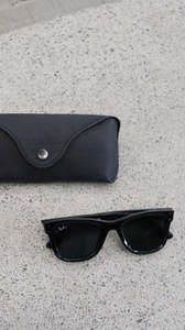 Accessories: Ray Ban Sunglasses N/A