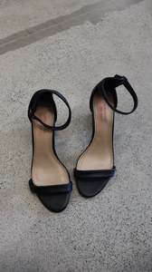 Shoes 1: Isabella Anselmi Heels 40
