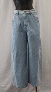 Bottoms: Kivari Jeans 8