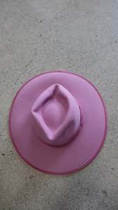 Accessories: Allure Hat S