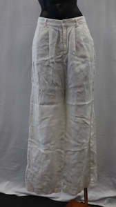 Bottoms: NA-KD Pants 8