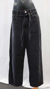 Bottoms: &denim Jeans 10