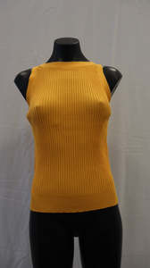 Tops: NEUW singlet 10