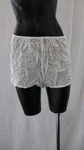 Bottoms: Caitlin Crisp Shorts 10
