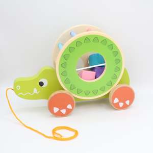 Toys: Crocodile Pull Along Toy