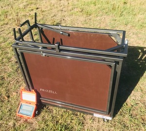 Products: 3 way sheep drafting weighing crate – Frizzell Agricultural Electronics