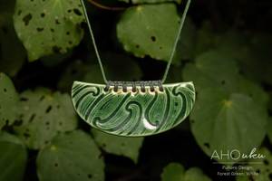 Puhoro Whakakai (Pendant), Forest Green, Green and Black Cord PREORDER