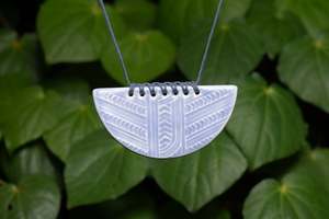 Aho Uku: Rauponga Whakakai (Pendant), Takarepo (blueish purple, One-off)
