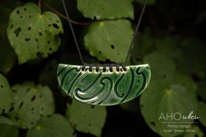 Puhoro: Puhoro Whakakai (Pendant), Forest Green, PREORDER