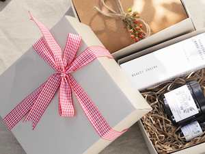 Scented Candles Nz: Premium Candle Gift Box - Hand Cream, Roll On & Candle