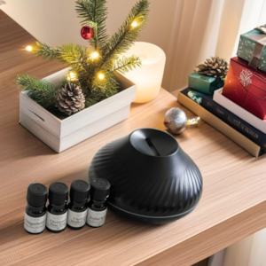 Christmas Gifts Nz: Christmas Essential Oil Diffuser Bundle (Black / White)