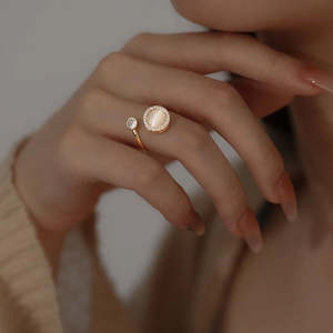 New Arrival: Glow Fidget Ring (Gold / Silver)