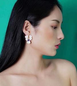 Acc: Belle Orchids Earrings