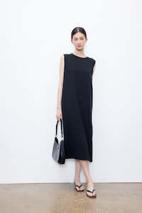 Design Lounge: Mirna Sleeveless Round Neck Dress