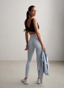 Products: Aura Shape Seamless Tights